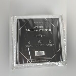 Weekender Jersey Mattress Protector in Twin size Breathable Soft Waterproof NEW